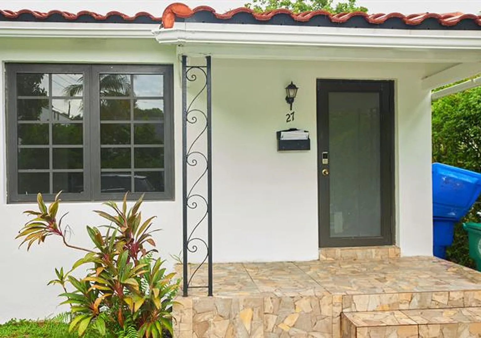 25 NE 43rd St th 25, Miami, FL 33137 — Photo 2