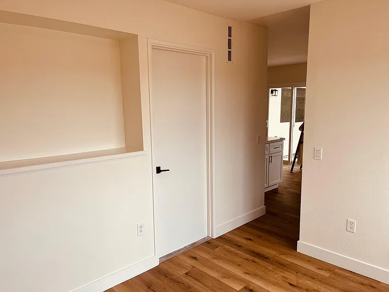 1520 Rolling Hills Dr — Photo 5