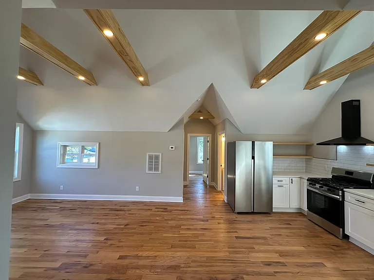 623 Tremont St #B — Photo 5