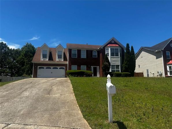 8529 Glendevon Ct, Riverdale, GA 30274
