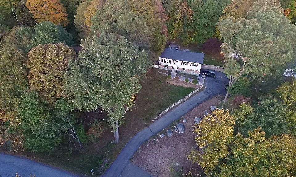 2nd image of 124 Nicholson Rd