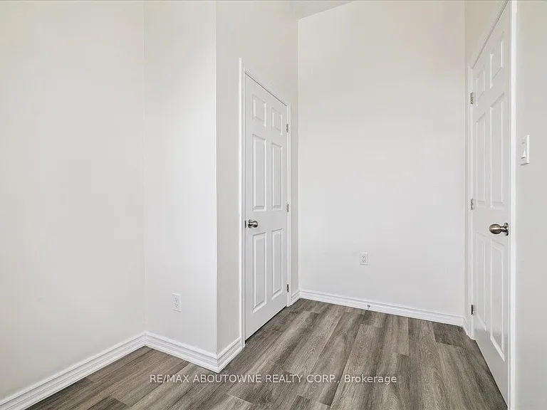 68 Peel St #3 — Photo 8