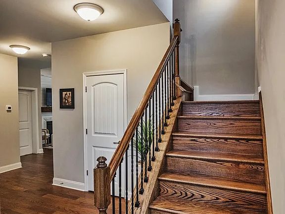 5th image of 43 Chamberlain Loop