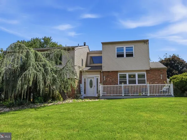 160 Toll Dr, Southampton, PA 18966