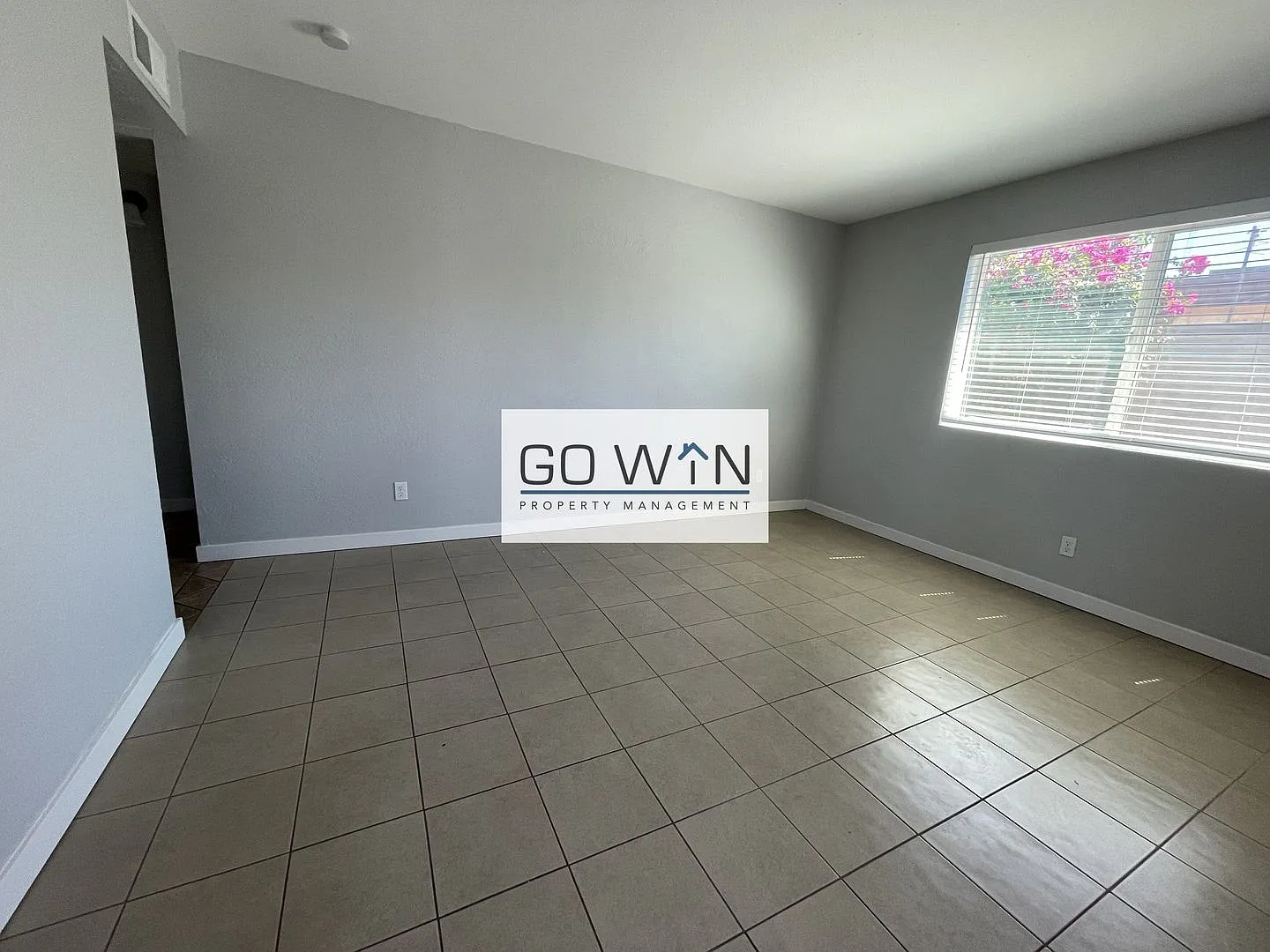 237 S Allen St — Photo 4