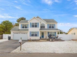 4 Frankies Ln, Toms River, NJ 08753