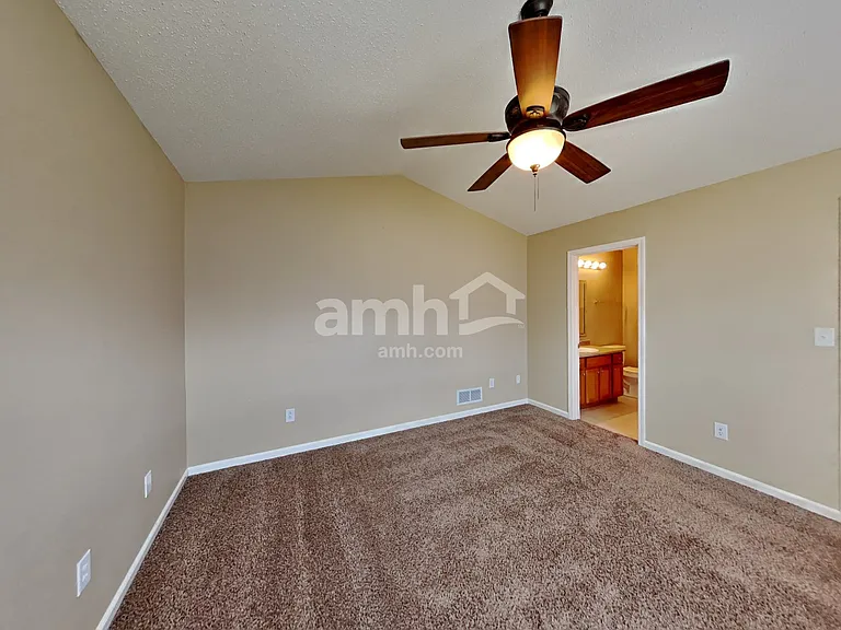 9724 Thomas Ln — Photo 12