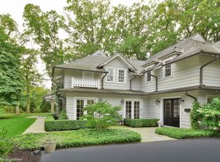 211 Maple Ct, Lake Forest, IL 60045