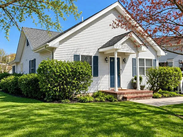 465 Adrian Ave, Oceanport, NJ 07757
