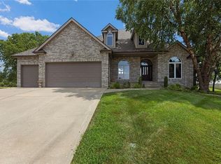 1215 Goldenrain Tree Ct, Liberty, MO 64068
