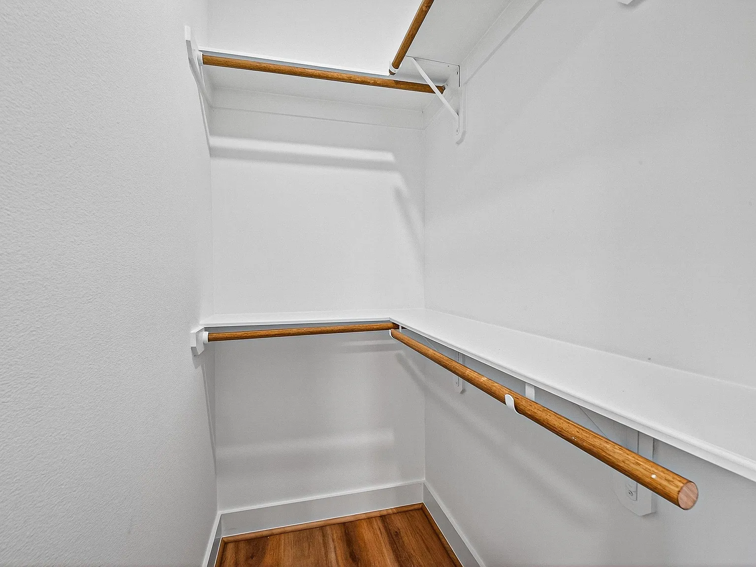 4 bed, 10.0 bath, 2414 sqft, $1,252 — Photo 4