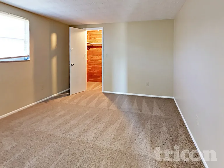 3327 Seffner Dr — Photo 8