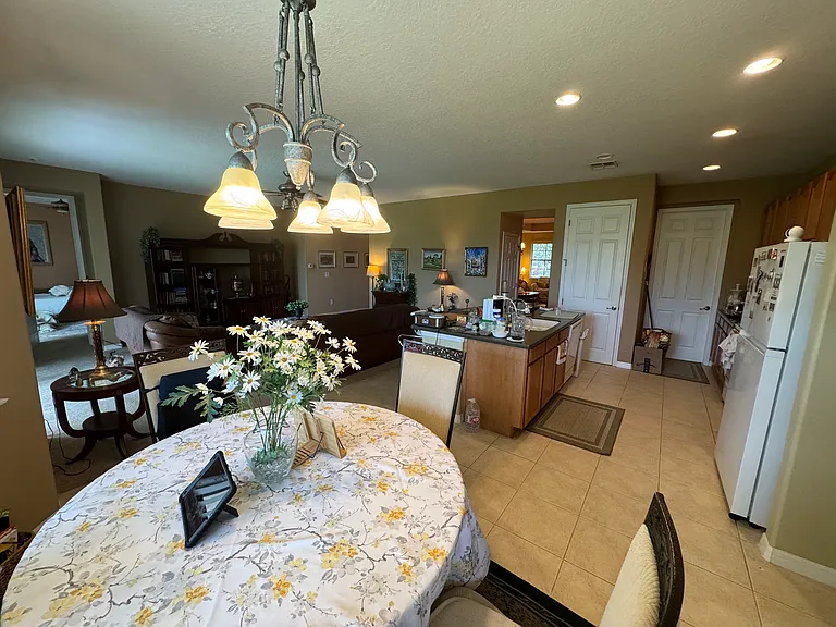 3960 Marietta Way — Photo 4