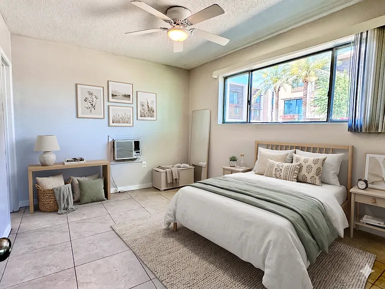 6947 E 6th St #4 — Photo 9
