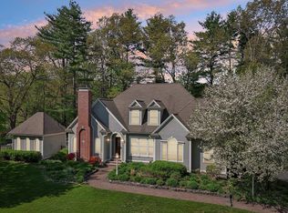 7 Golfview Rd, Windham, NH 03087