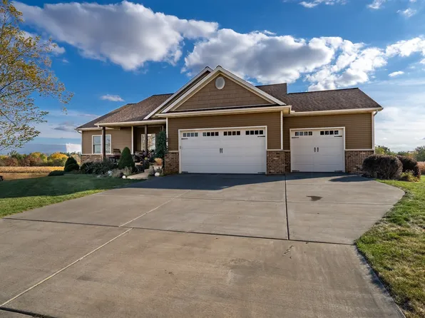 5080 Dasher Dr, Heyworth, IL 61745