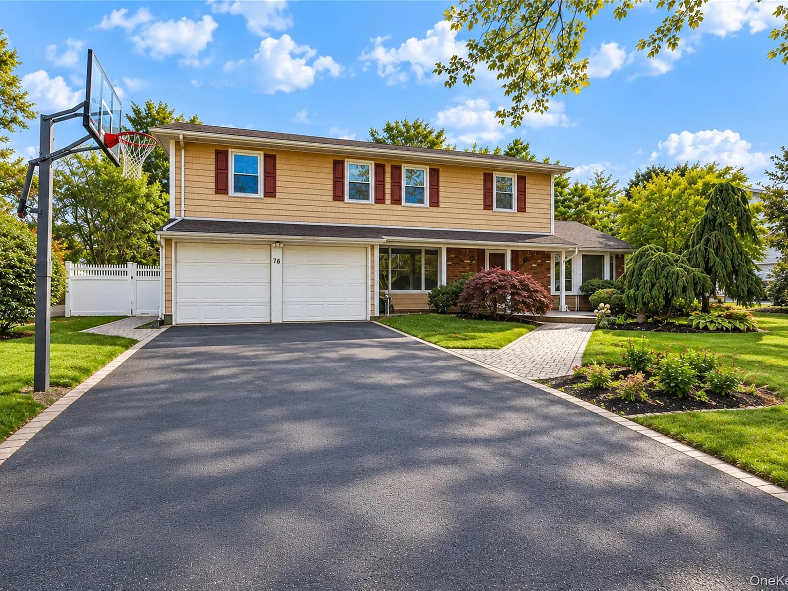 4 bed, 2.5 bath, 2474 sqft, $5,750 — Photo 1