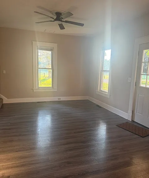 409 Walnut St — Photo 17