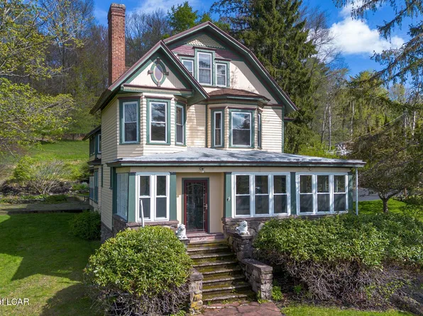 1315 Lakeside Dr, Harveys Lake, PA 18618