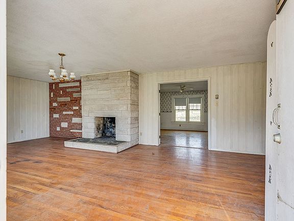 4th image of 36181 Plum Creek Rd