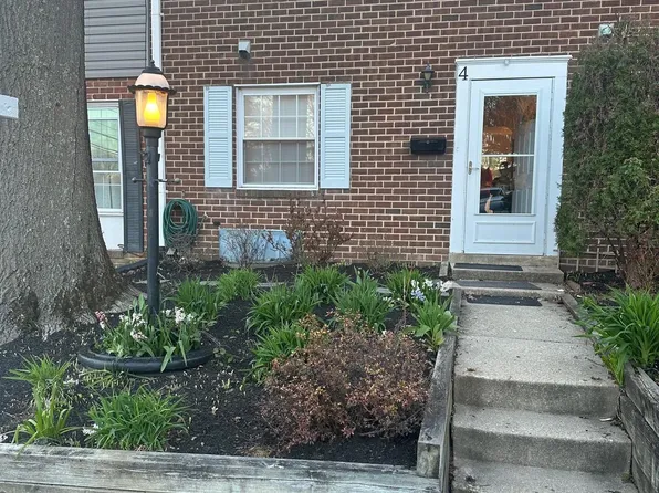 4 Orchard Dr, Gaithersburg, MD 20878