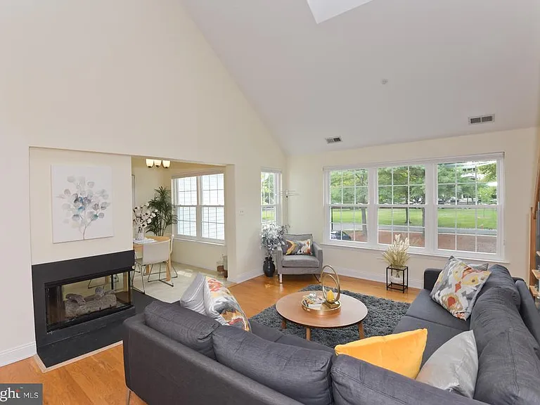 526 Brickhouse Rd — Photo 3