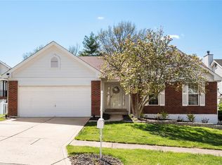 4521 Southridge Pines Dr, Saint Louis, MO 63128