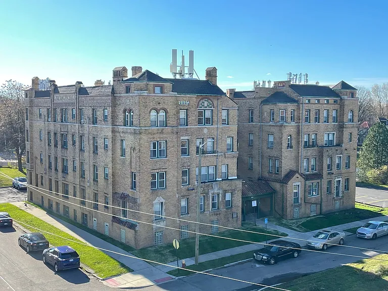 Glynn Court Apartments — Photo 20
