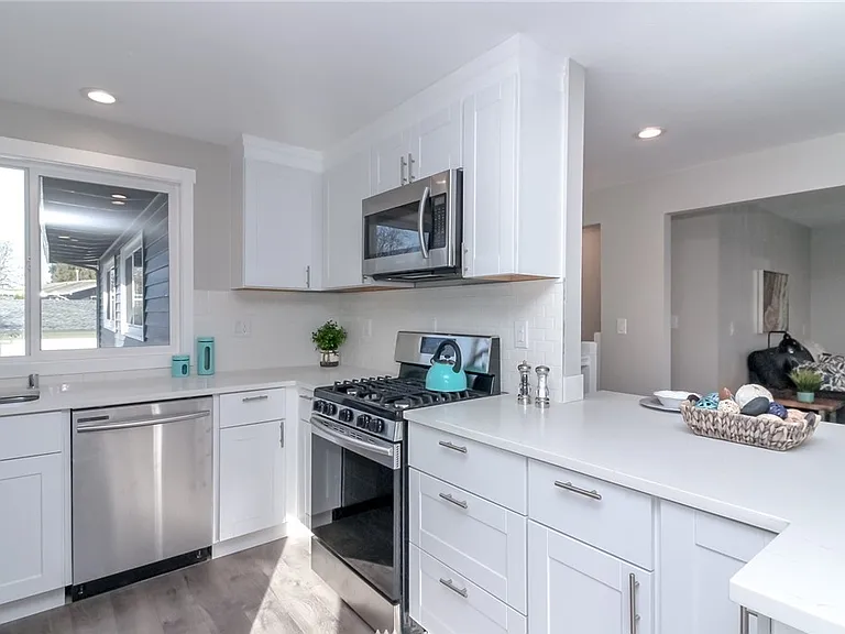 3418 S 253rd St — Photo 5