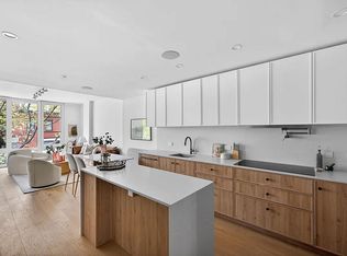 The Manhattan Belle, Brooklyn, NY 11222