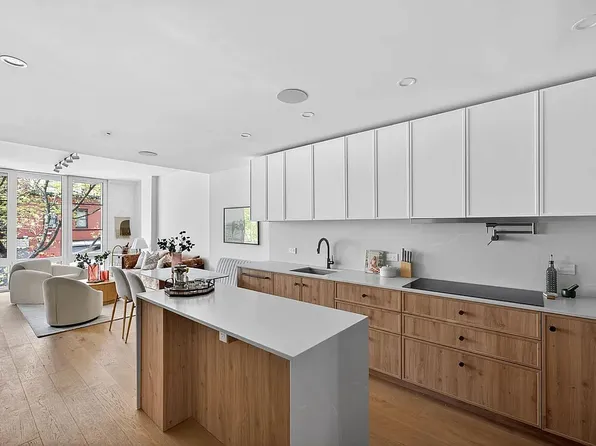 1110 Manhattan Ave Residence 6, Brooklyn, NY 11222