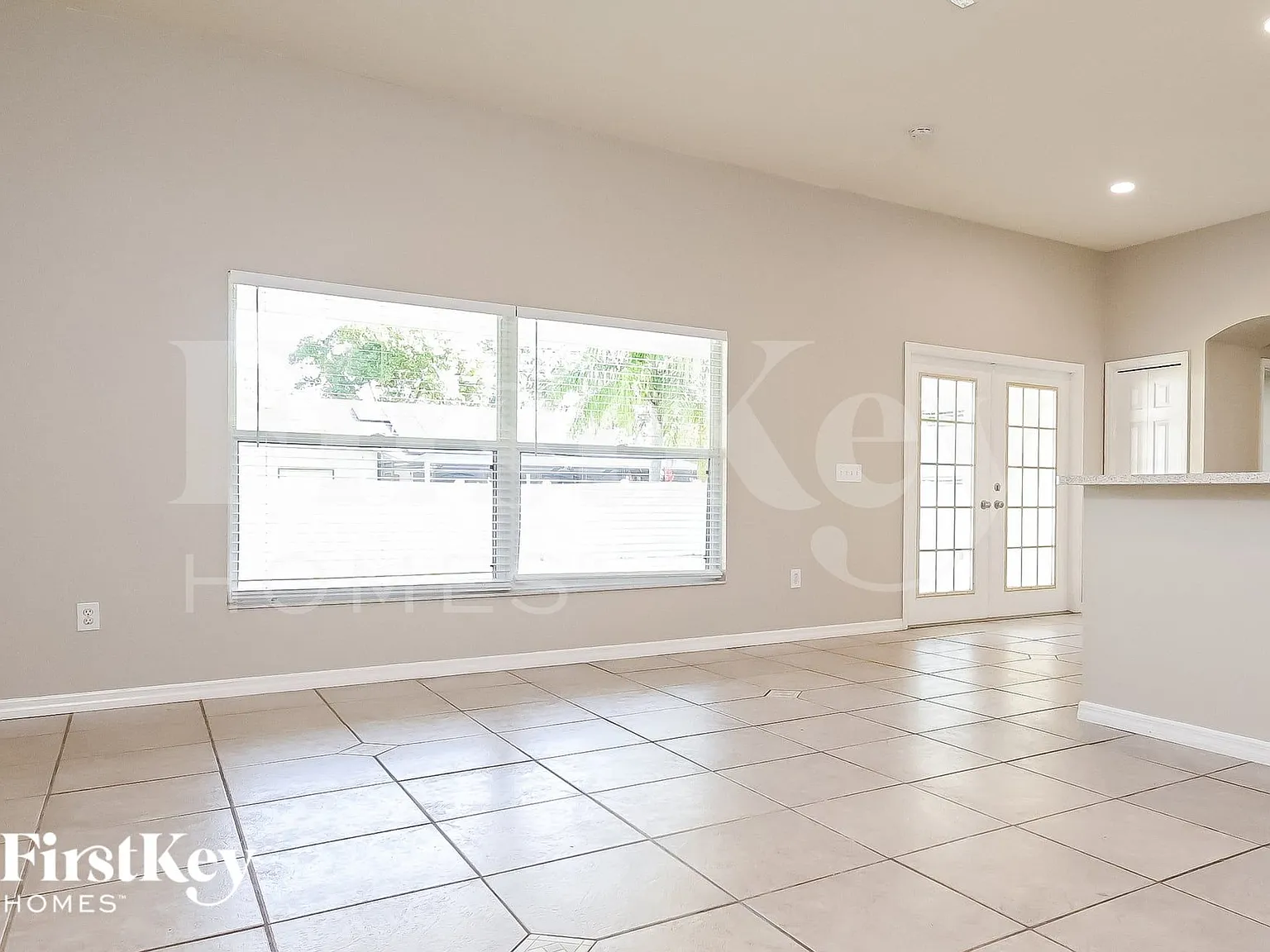 4 bed, 2.0 bath, 2091 sqft, $2,915 — Photo 2