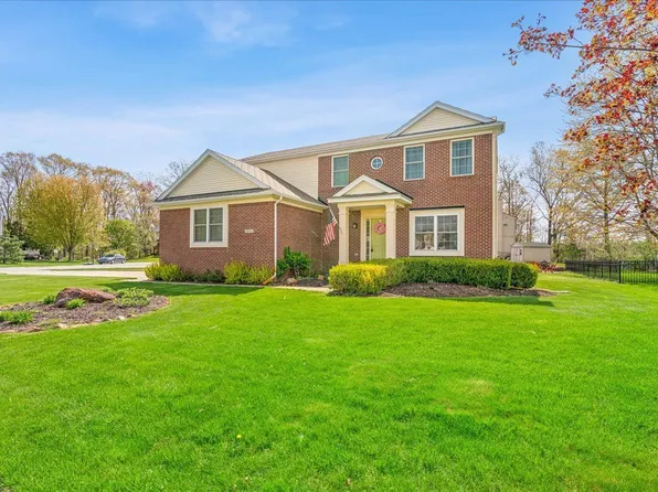 9168 Lakewood Dr, Whitmore Lake, MI 48189