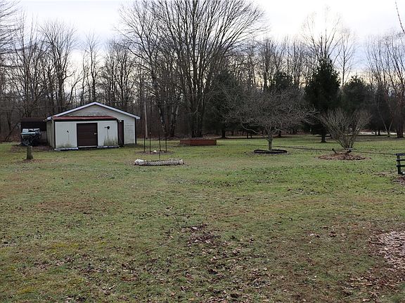 5th image of 2495 Leach Rd