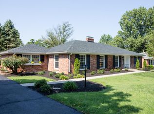 2306 Tuckaho Rd, Indian Hills, KY 40207