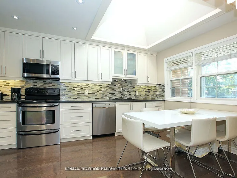 130 Grandview Ave — Photo 3