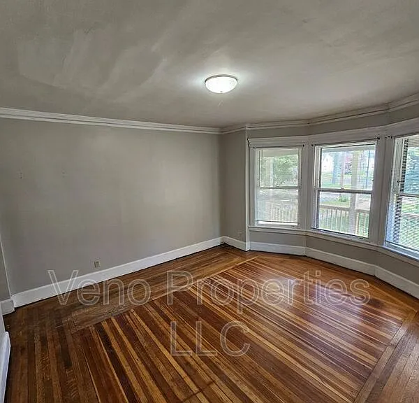 50 Manning Blvd #1 — Photo 4
