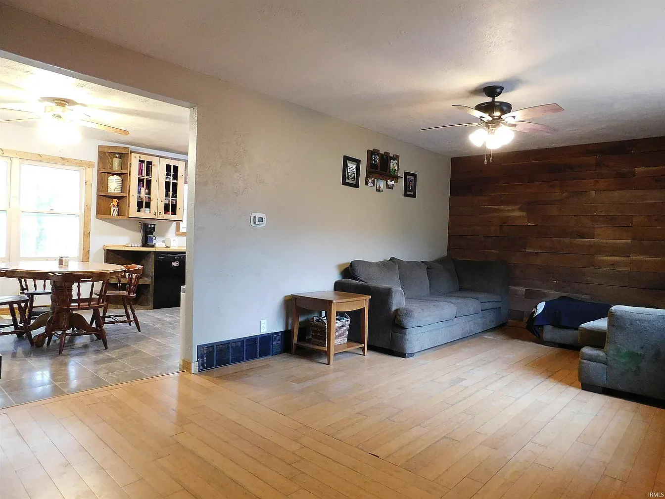 3 bed, 1224 sqft, $650 — Photo 2