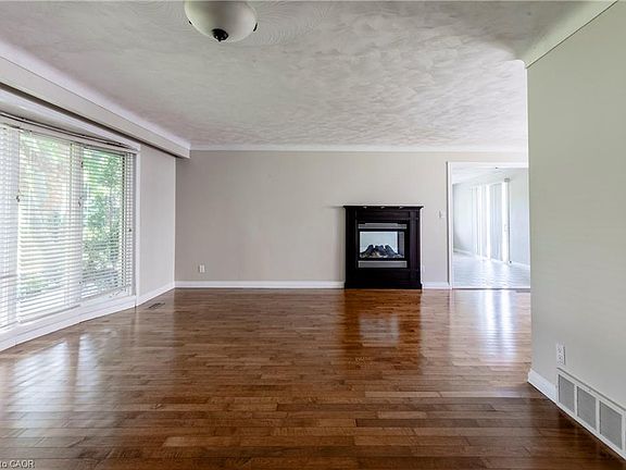 5th image of 4245 Cedar Springs Rd