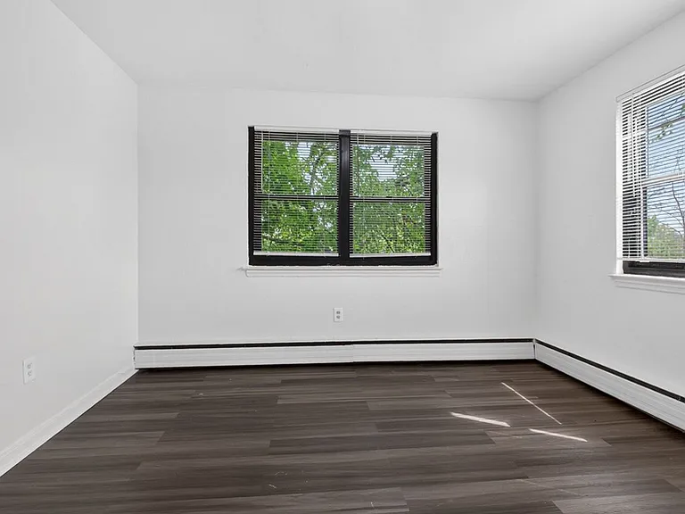 1102 Edgewood Ave #B19 — Photo 4