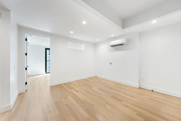 Rented by Nooklyn NYC LLC | media 17