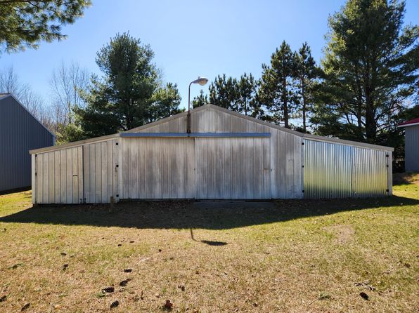 180 Phillips Dr, Trufant, MI 49347