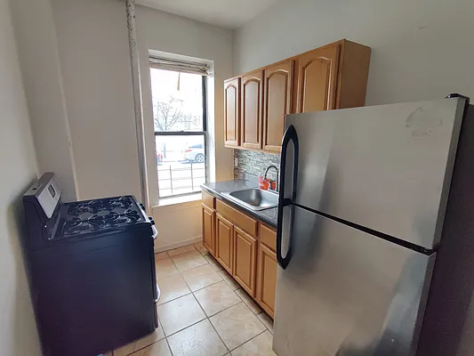 Rented by Signature Property Realty | media 2