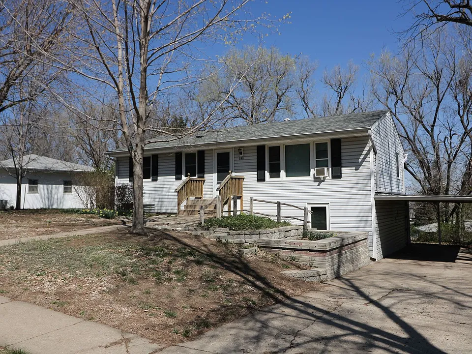 848 Church Ave