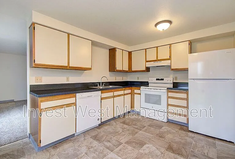 1895 Kingsley Rd #119 — Photo 3