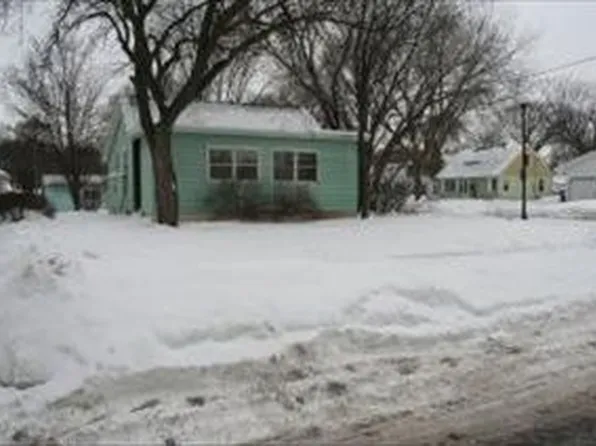 1648 8th Ave S, Fargo, ND 58103