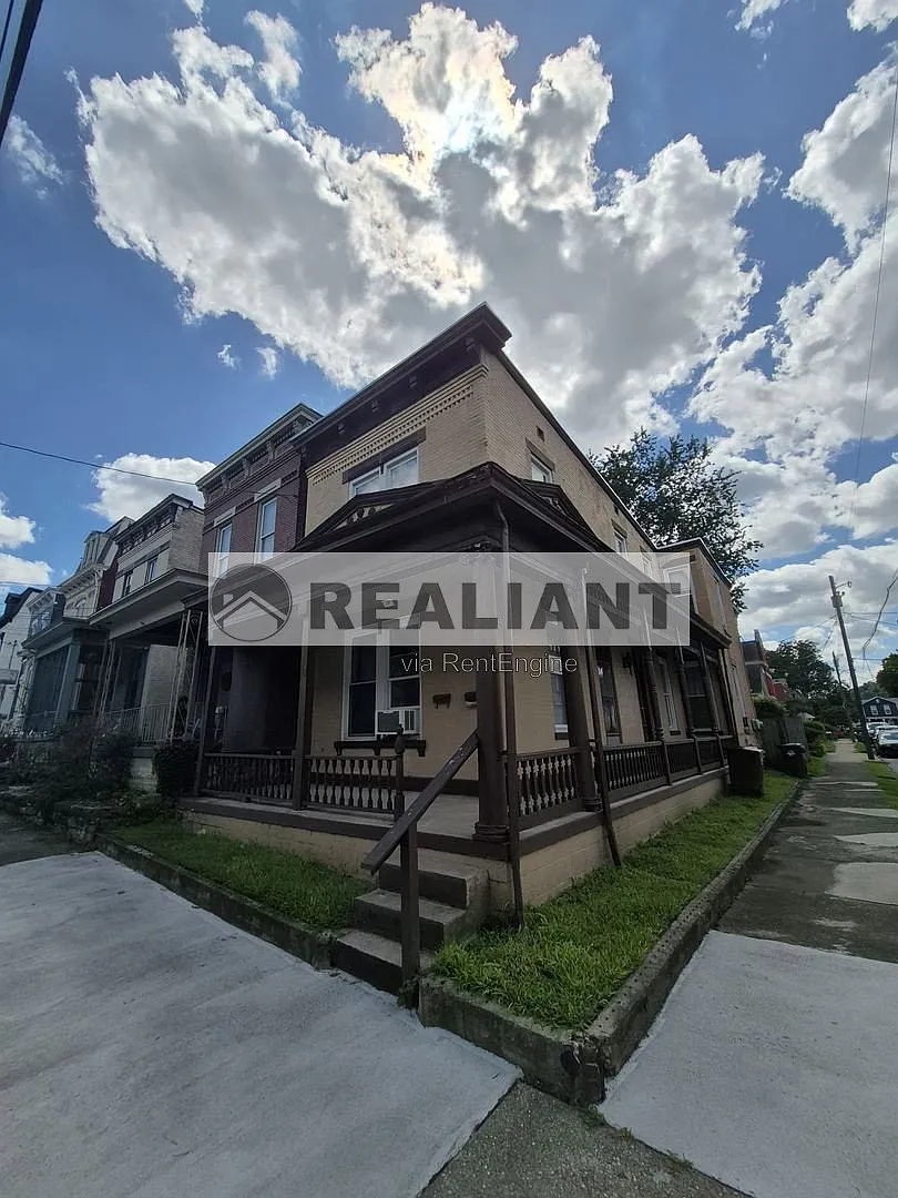 2 bed, 1.0 bath, $1,395 — Photo 1