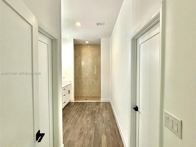 738 Harriet Ave SW — Photo 31