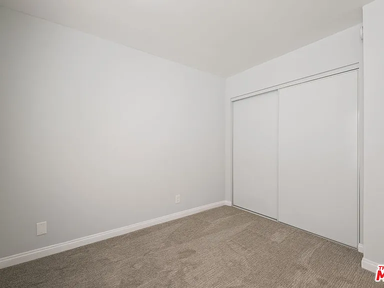 2337 Oak St #2 — Photo 24