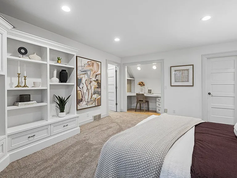 14341 Hamilton St — Photo 48